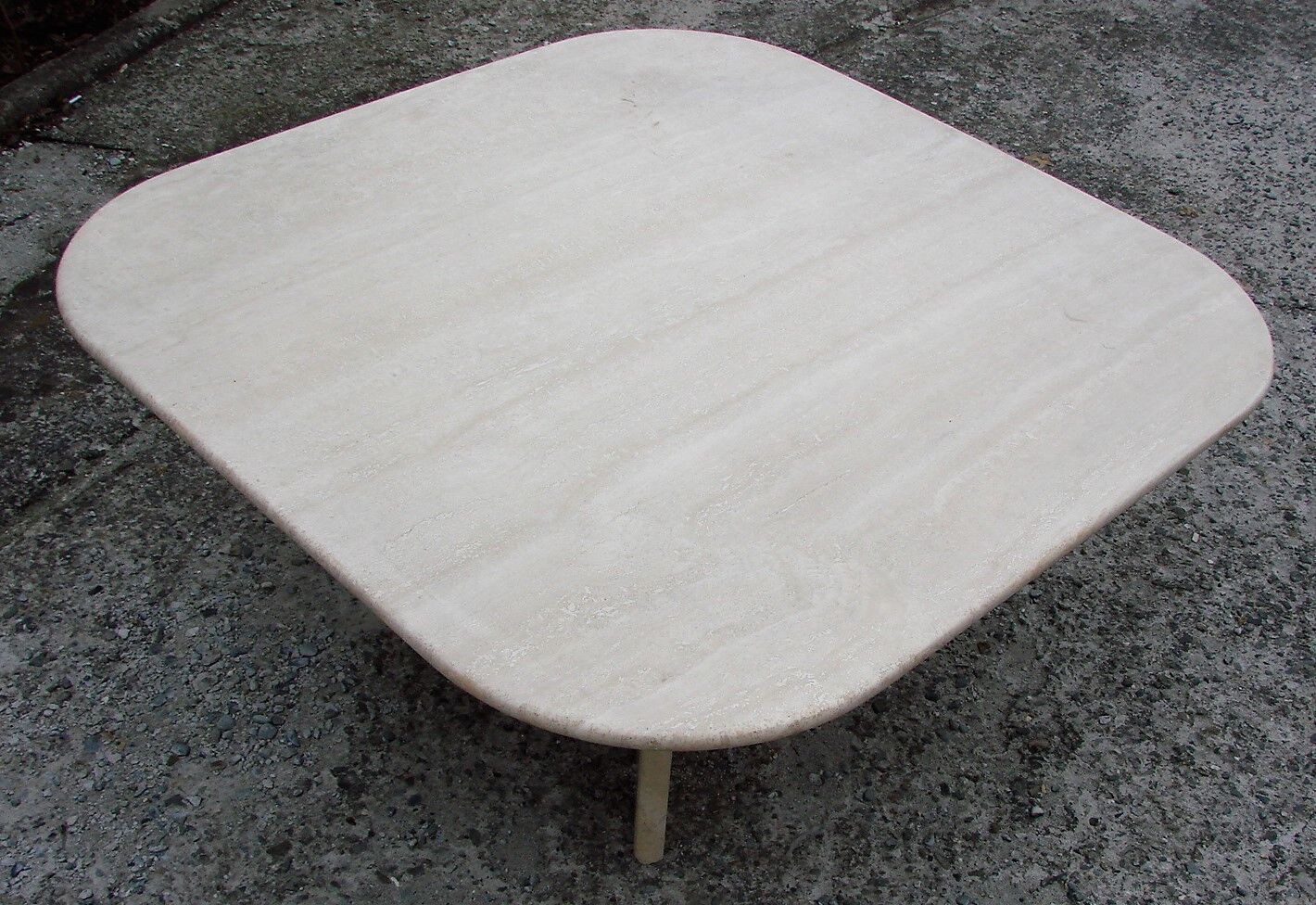 Table basse en travertin, années 1970