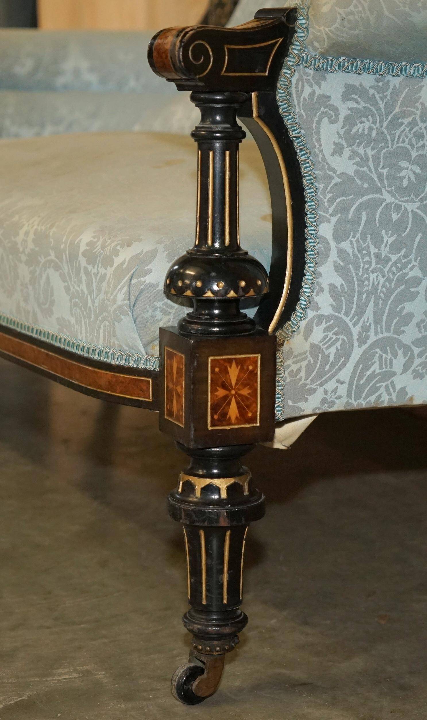 Sofa en noyer marin et ébène avec plaque Grand Tour