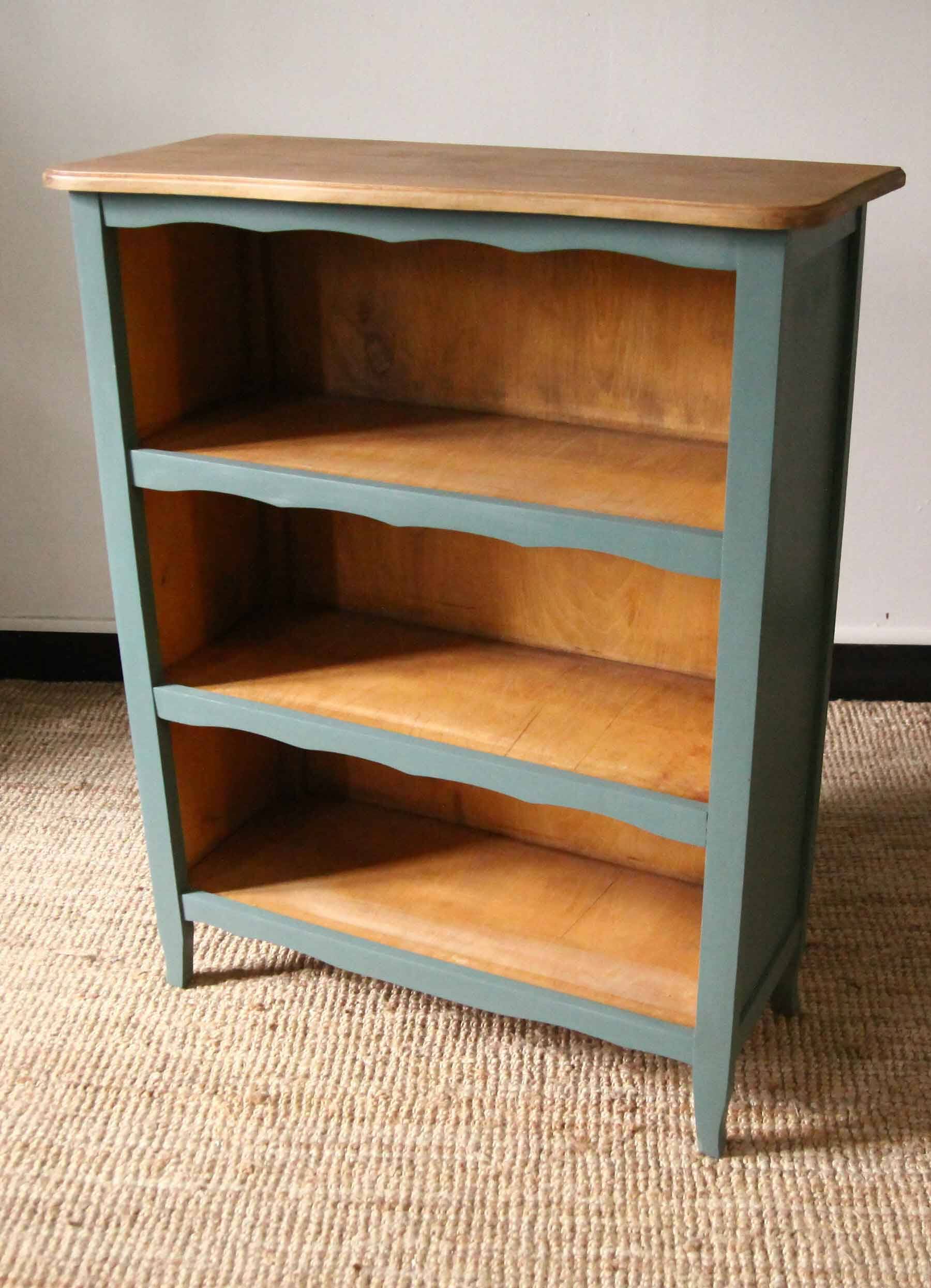 Vintage wooden bibus/bookcase