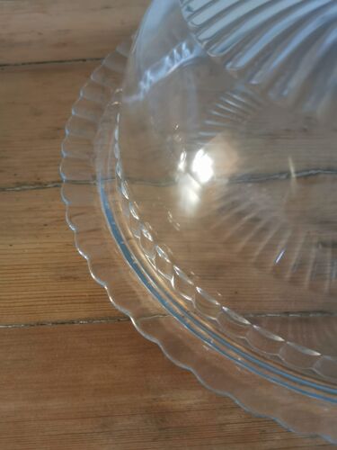 Glass arcopal cake dish with bell