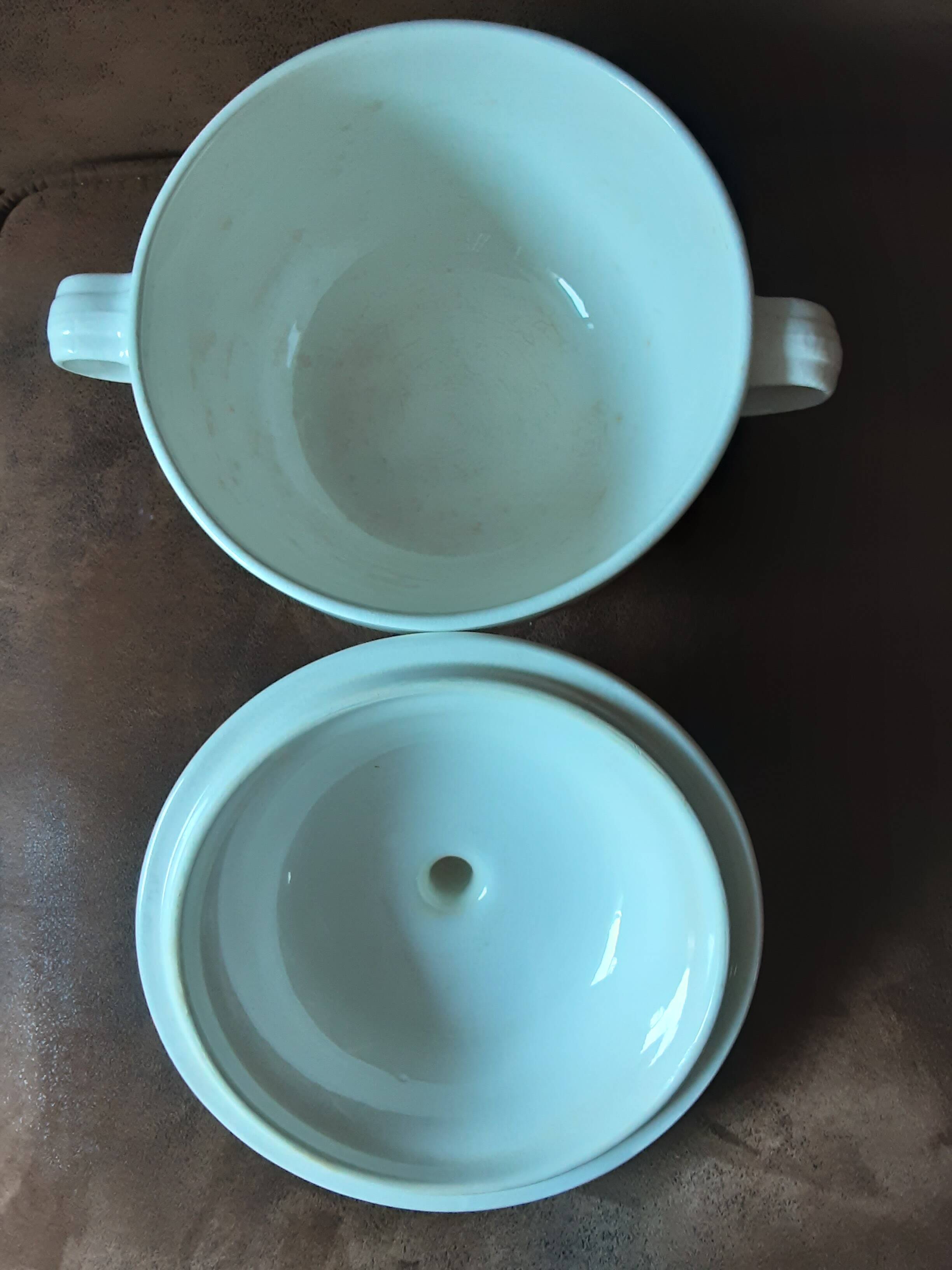 Sarreguemines soup tureen and lid