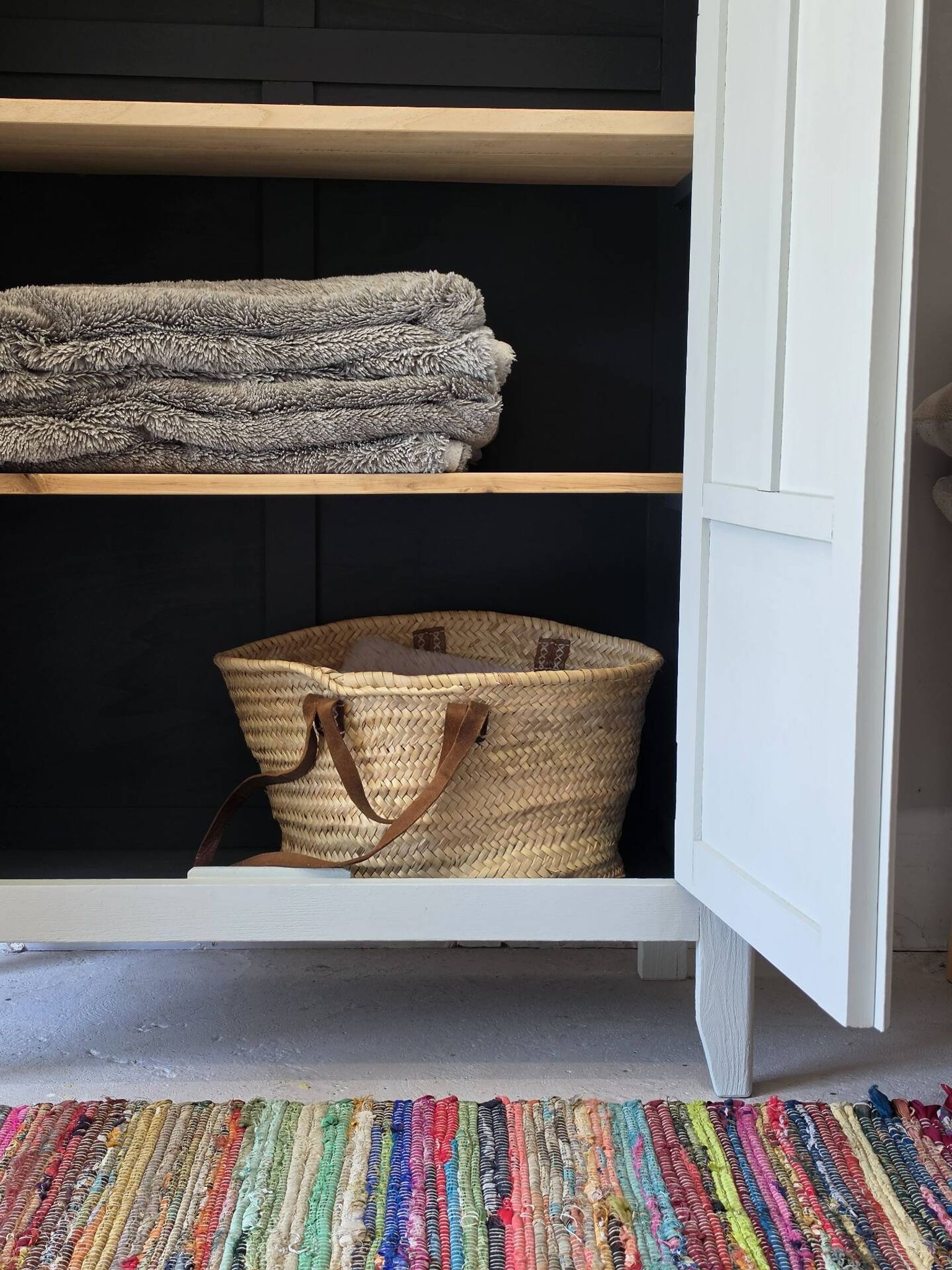Armoire parisienne