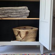 Armoire parisienne