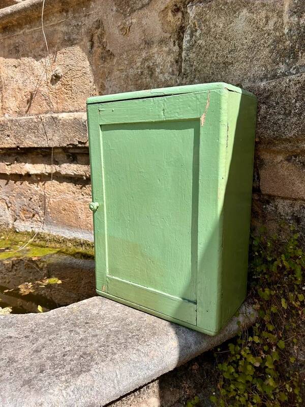 Petite armoire de rangement vintage