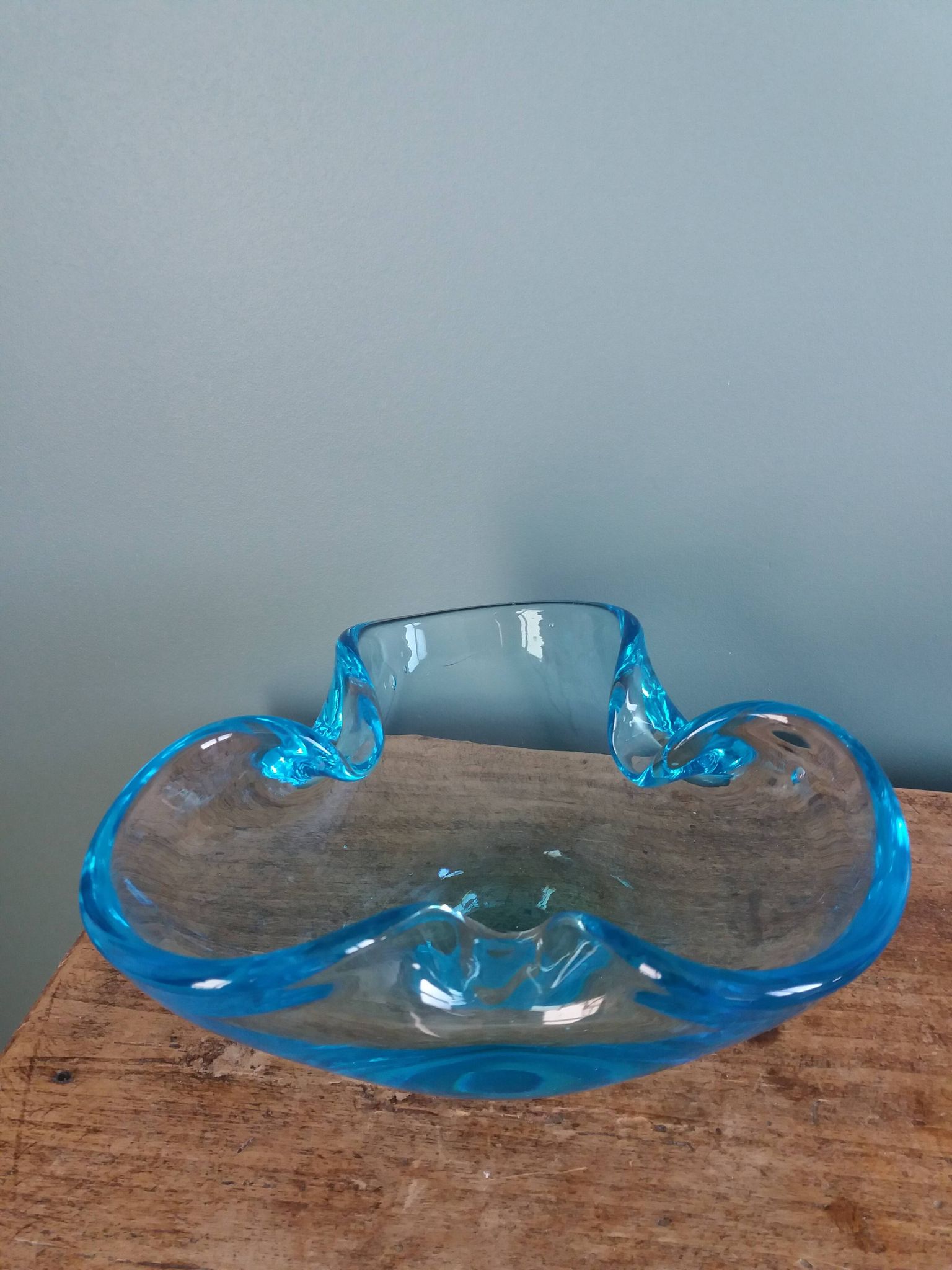 Murano turquoise blue glass trilobed empty pocket ashtray