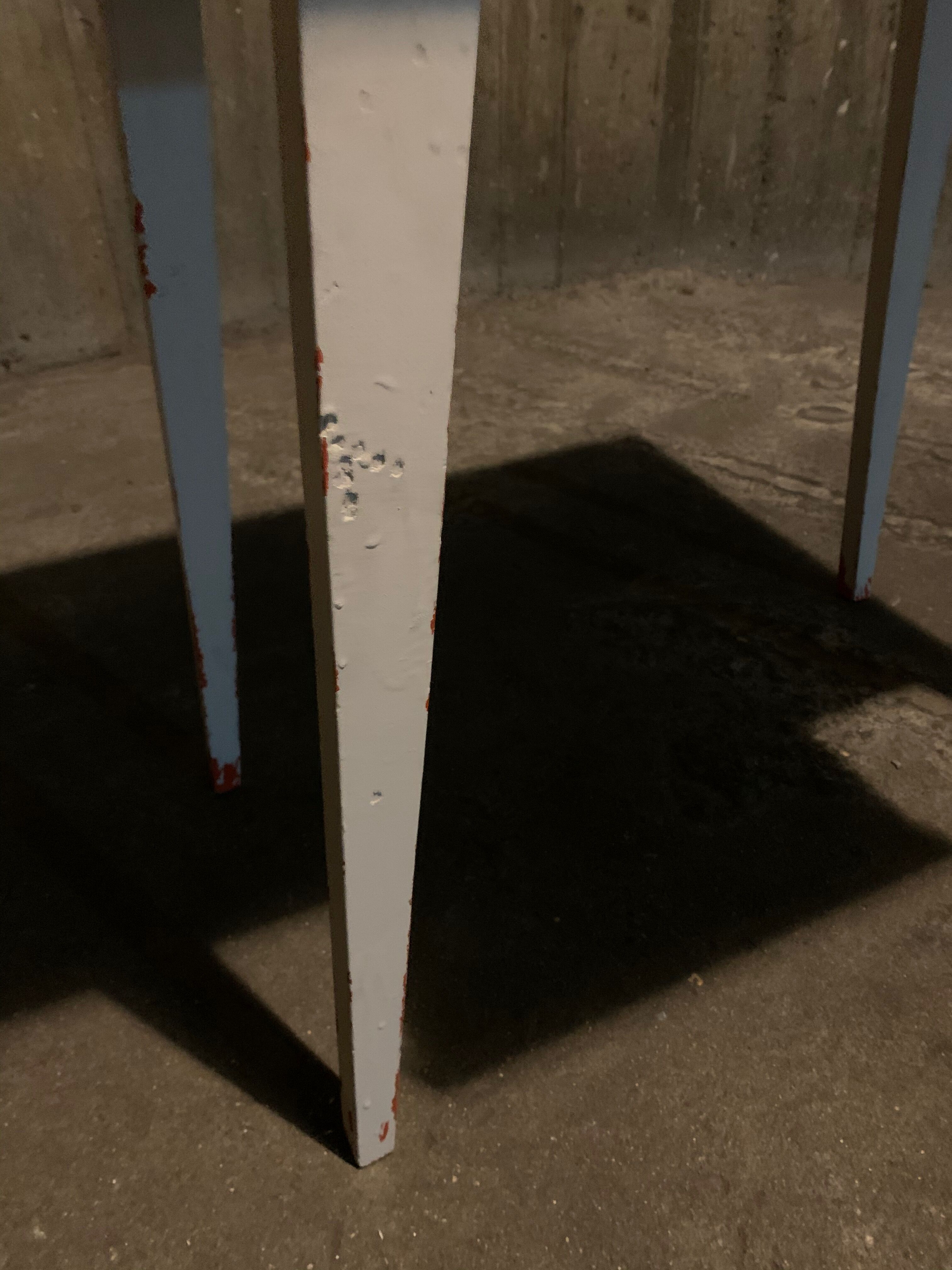 Small vintage 70 desk table, compass feet