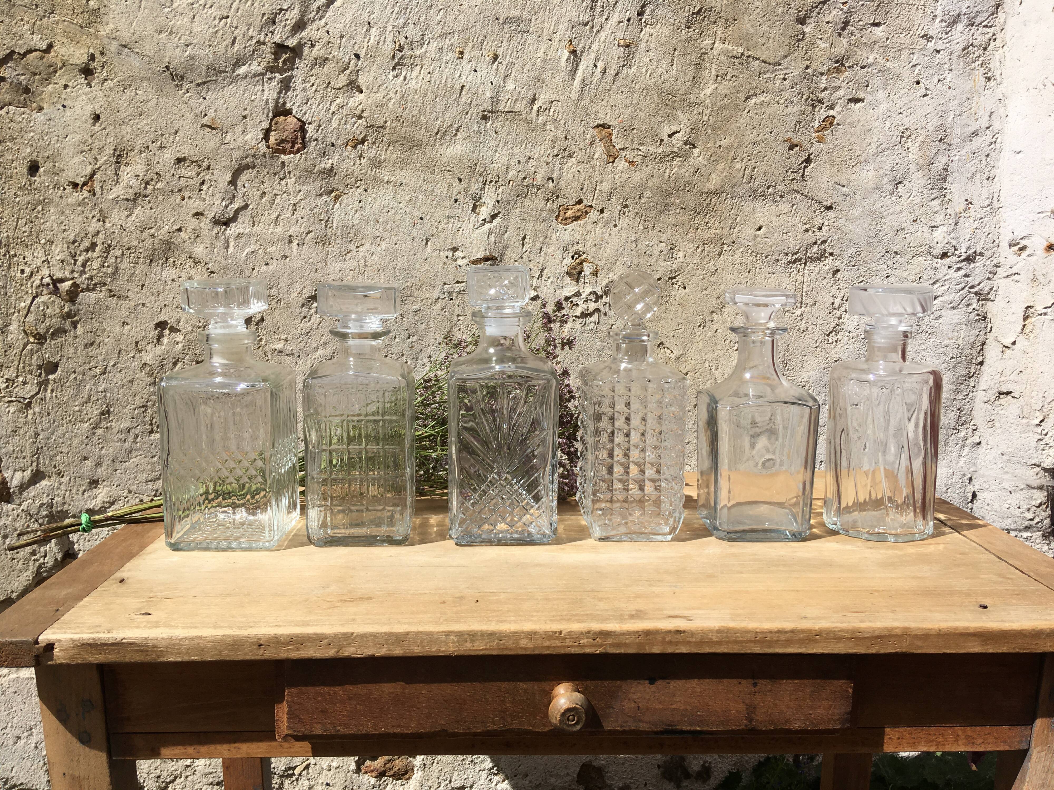 Round whiskey decanter