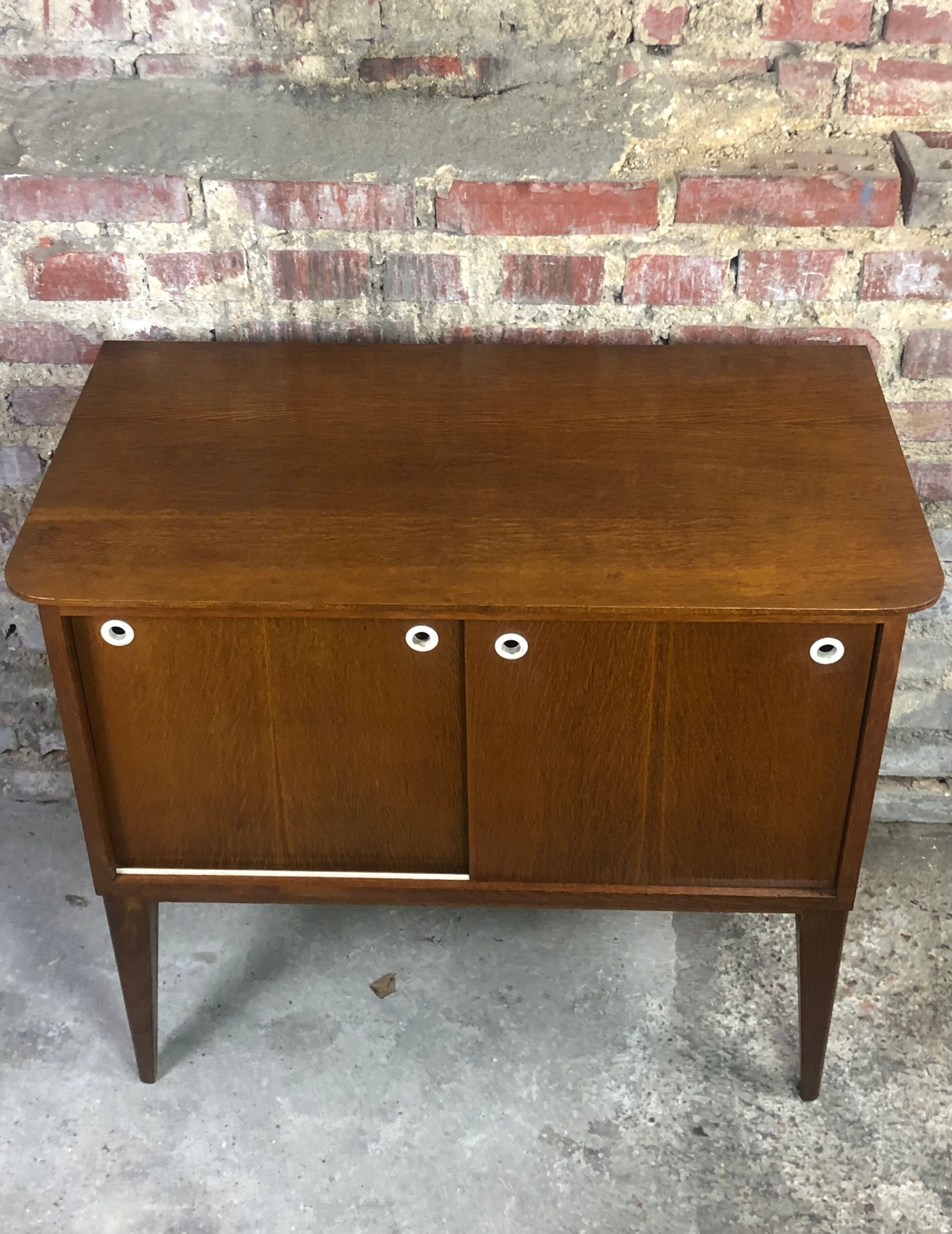 Music in vintage oak 60