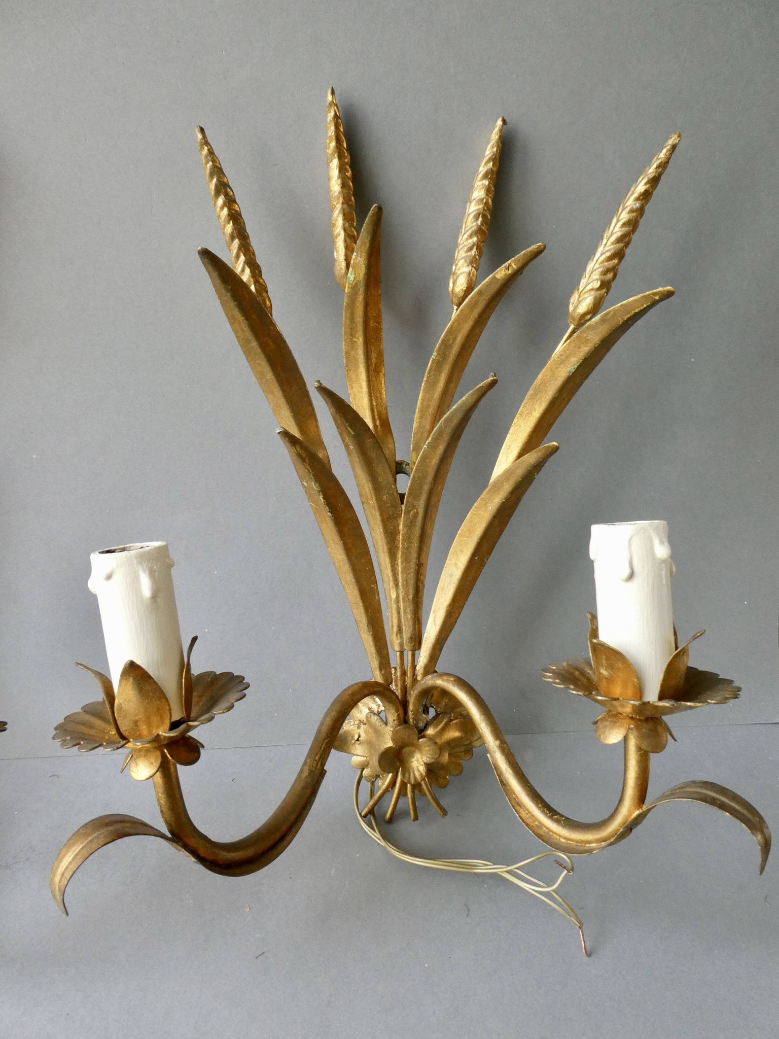 Pair of wheat spike wall lights in gilded metal, 1970s
