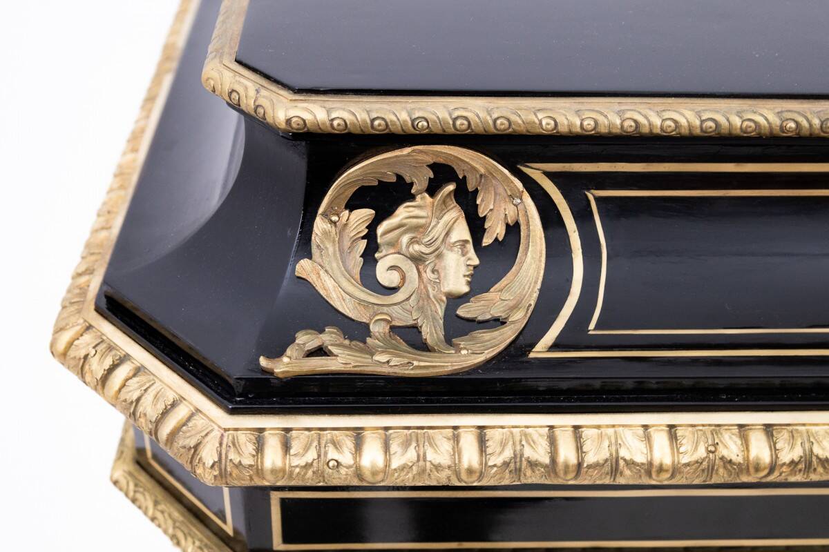 Napoleon III style chest of drawers, France, circa 1880.
