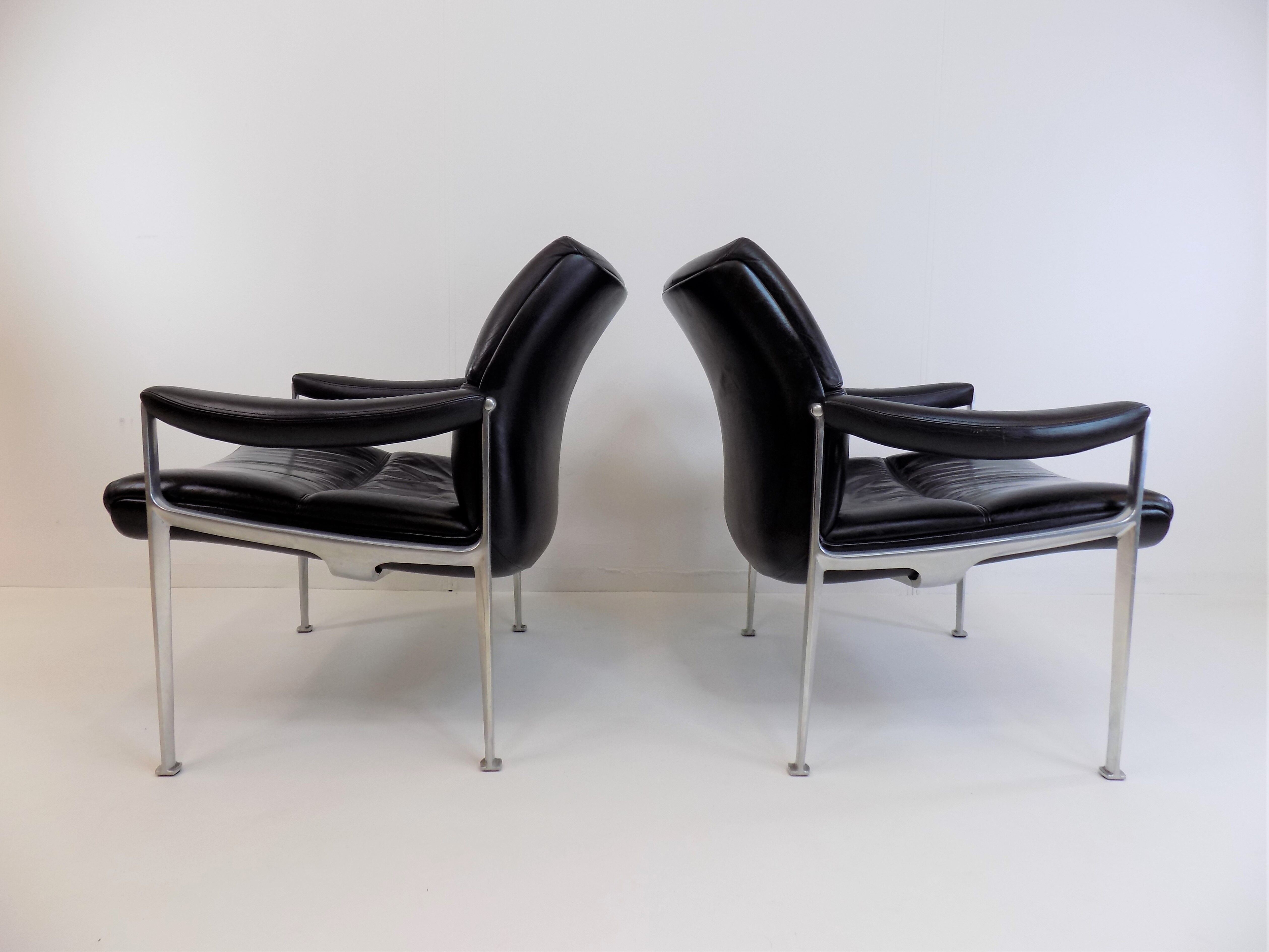 Lot de 2 fauteuils en cuir Röder Söhne by Miller Borgsen