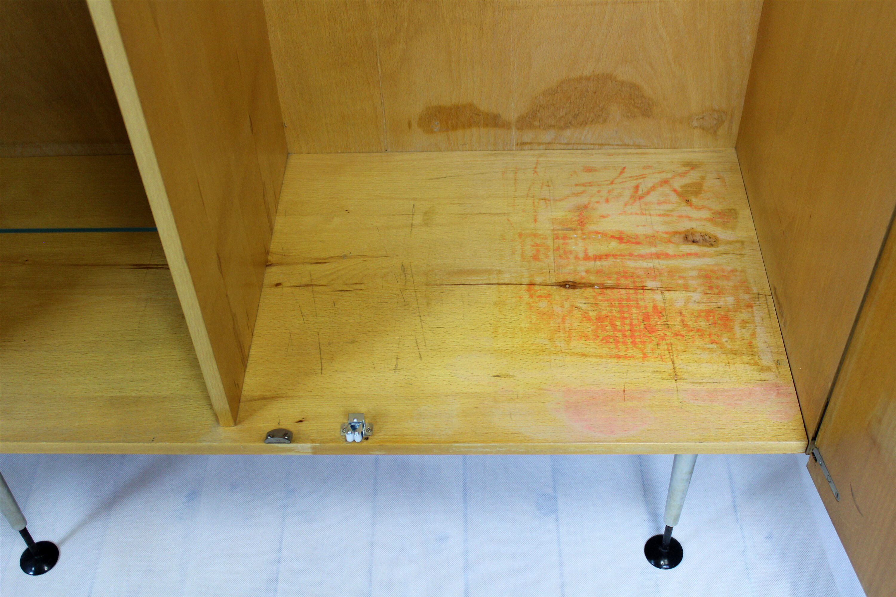 Armoires en frêne par Jitona en 1965