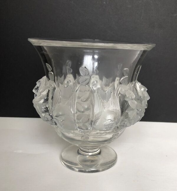 Vase en cristal Lalique modèle Dampierre
