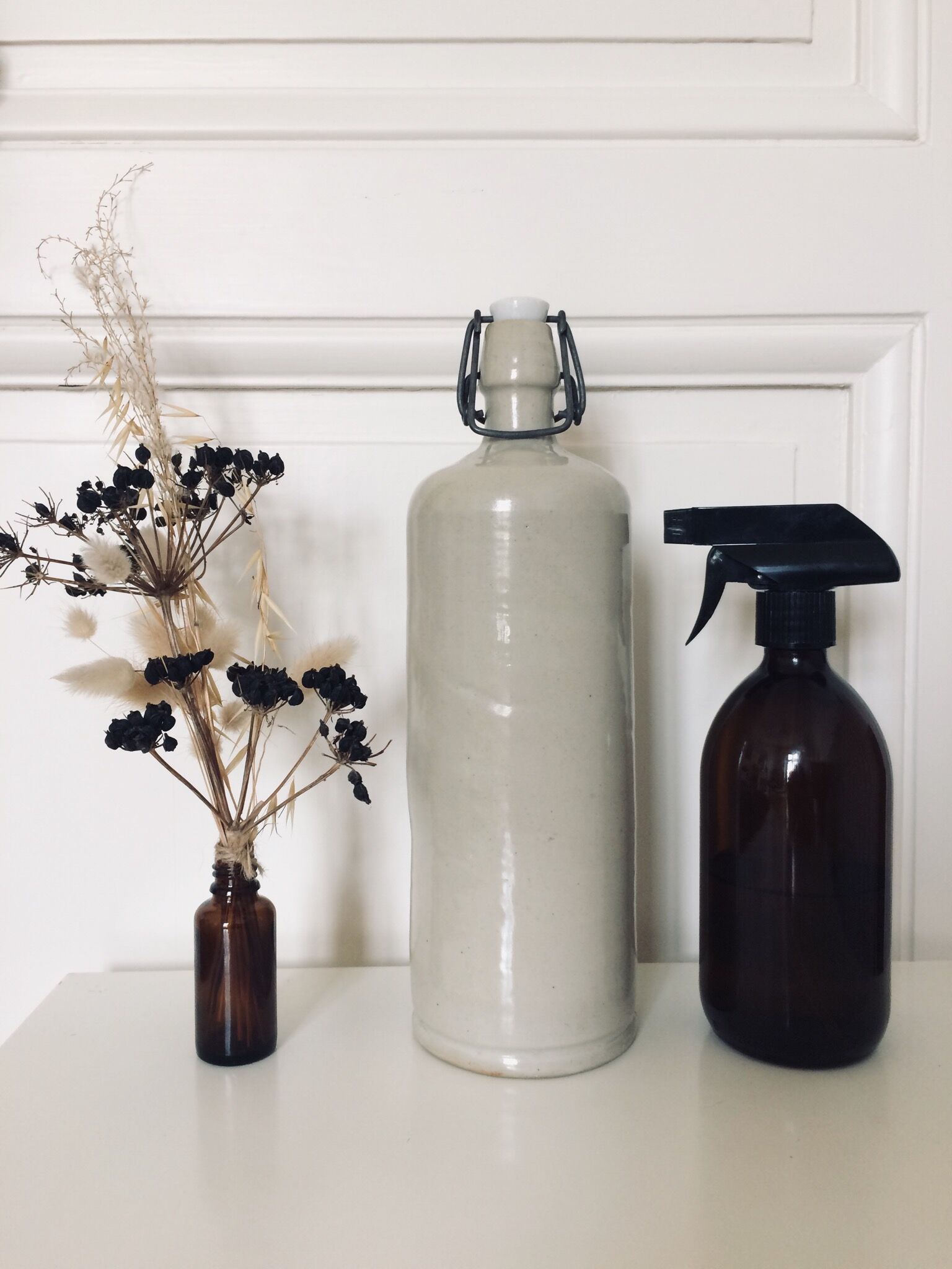 Beige varnished sandstone bottle