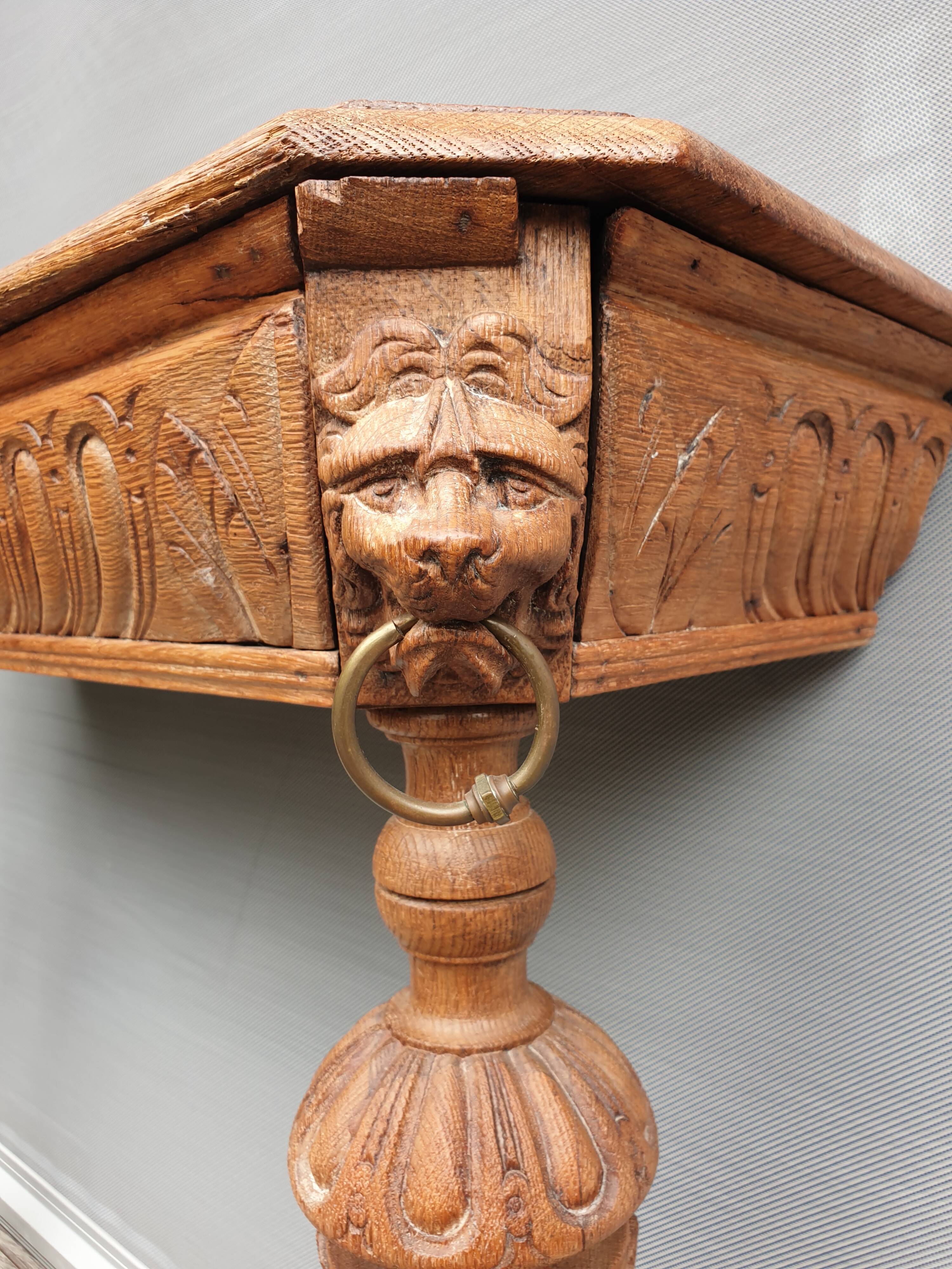 Neo-Gothic lion-headed applique console