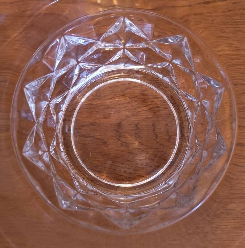 Beautiful cut glass ice bucket of vintage French quality with fixed handles 4502.