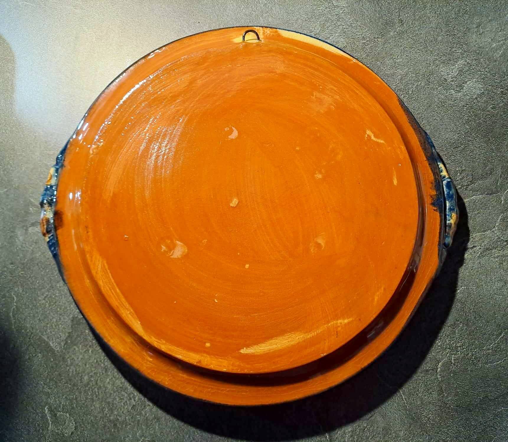 Ceramic serving dish