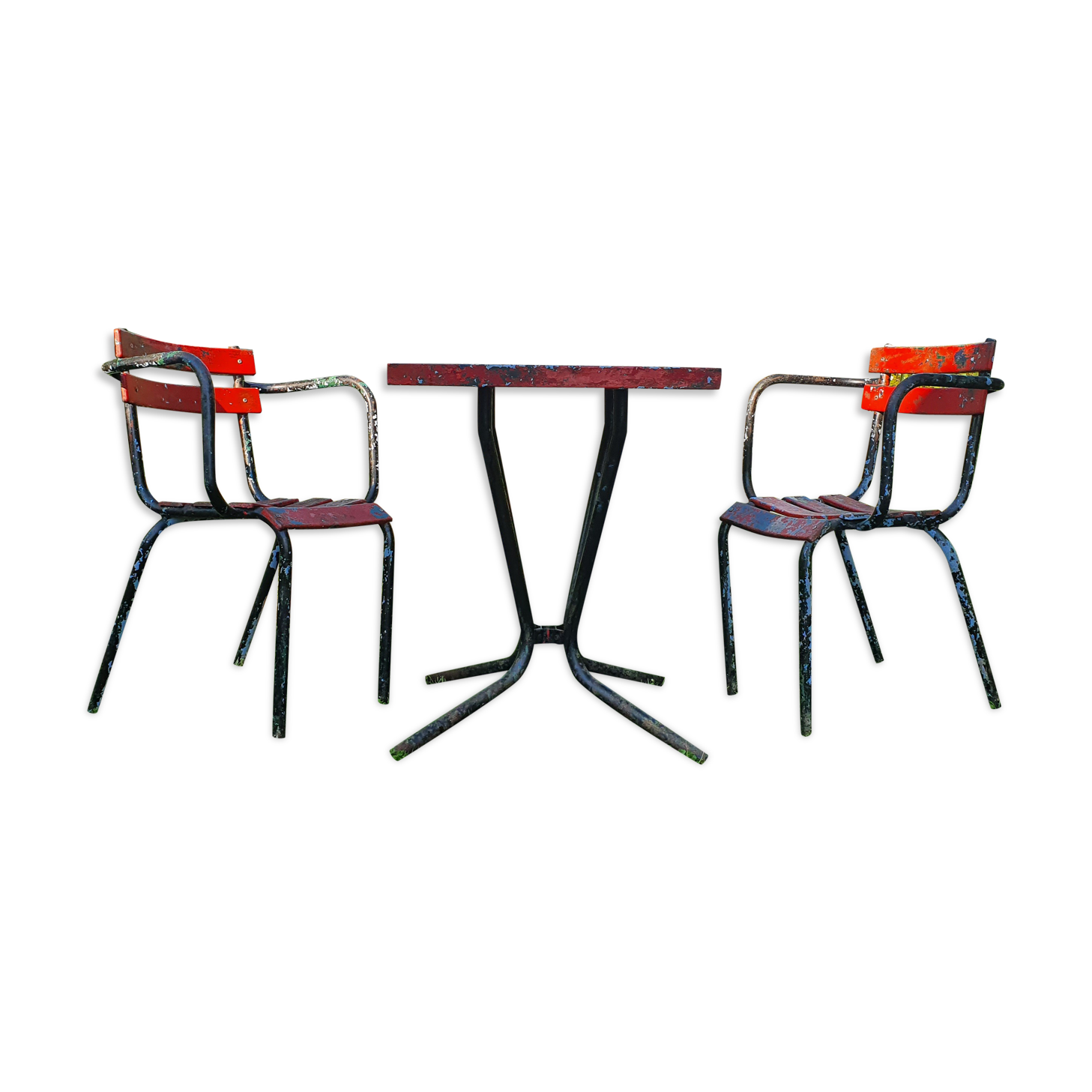 Garden table and armchairs