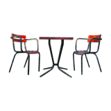 Garden table and armchairs