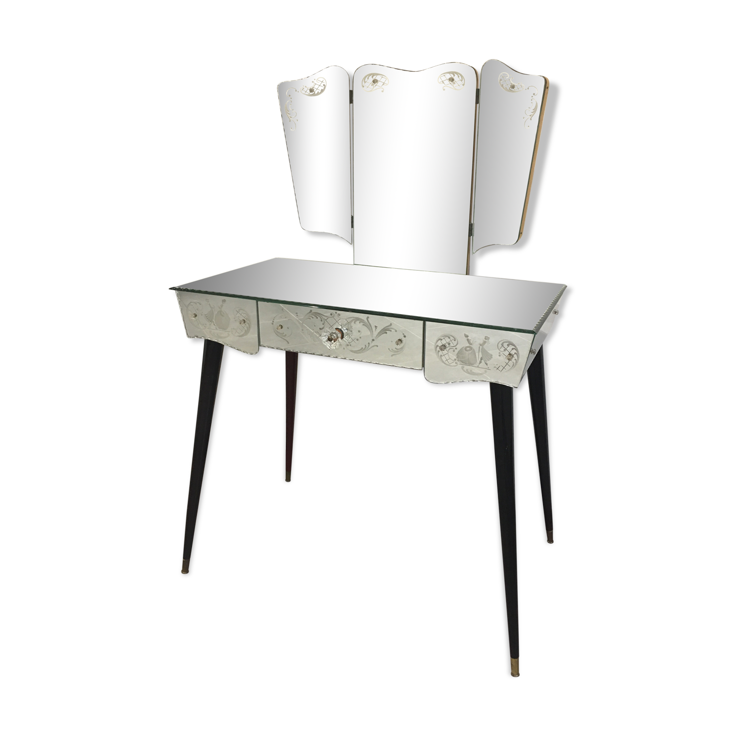 Dressing table vintage art déco in mirror