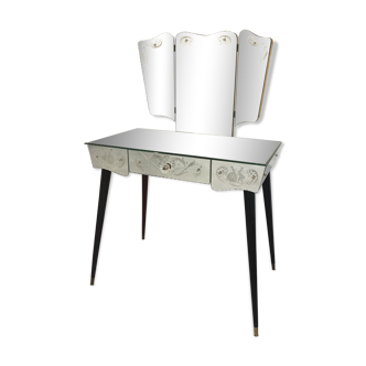 Dressing table vintage art déco in mirror