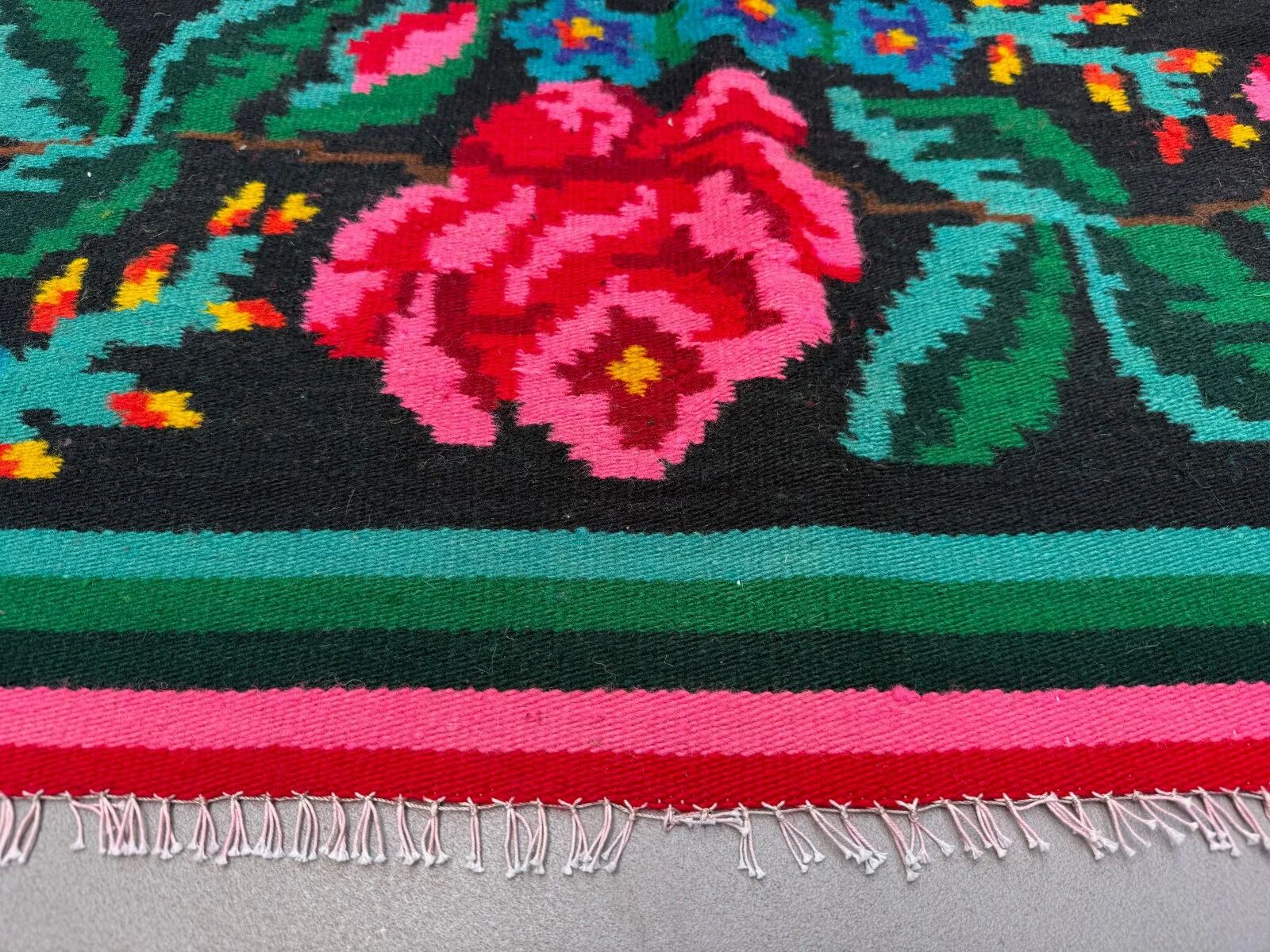 Vintage Moldovan square kilim 130x135 cm kelim wool rug medium 2549