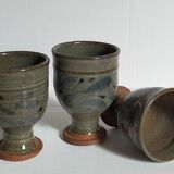 Trois tasses de potier en grès émaillé vintages