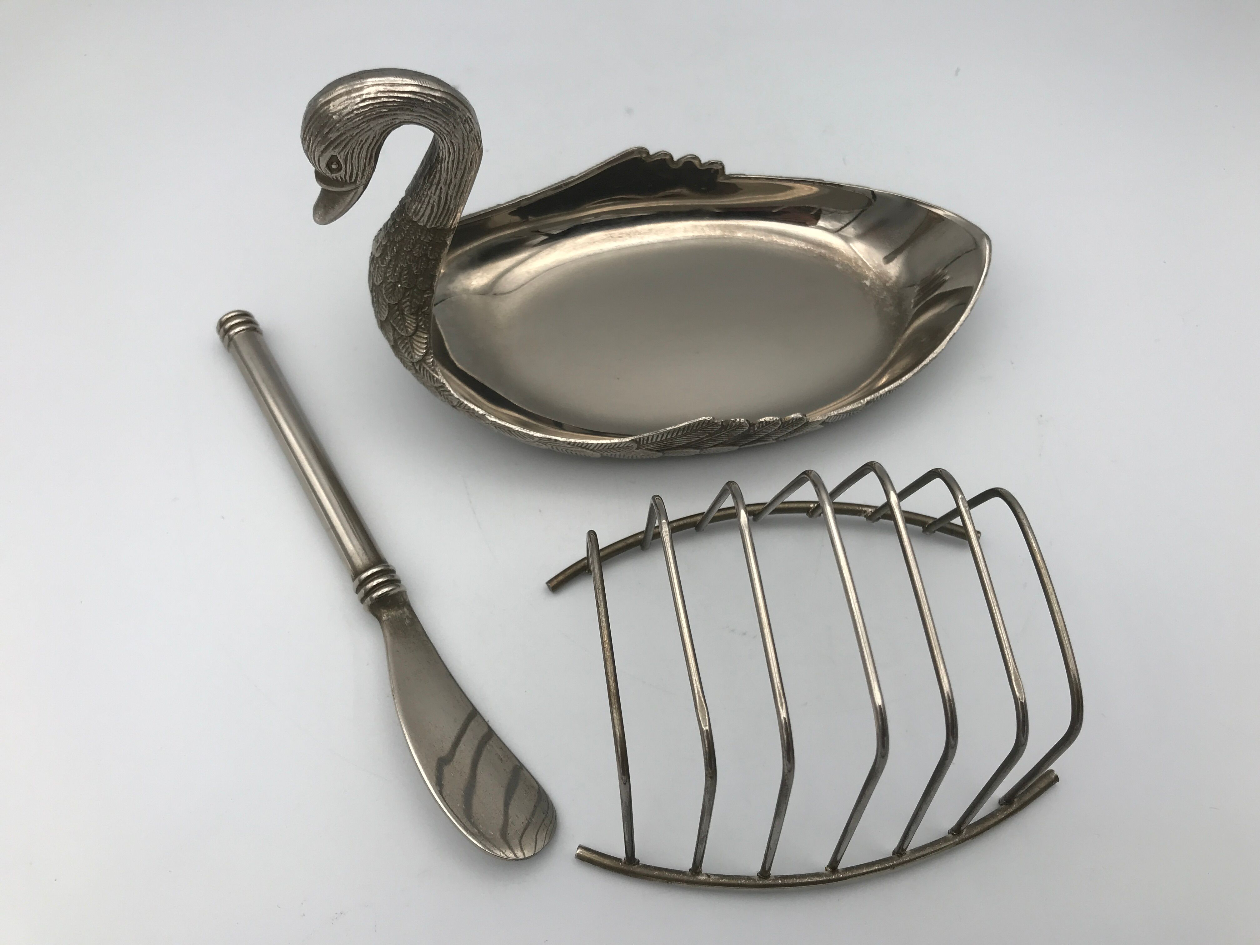 Porte-toast beurrier plateau métal argenté forme cygne avec couteau à beurre