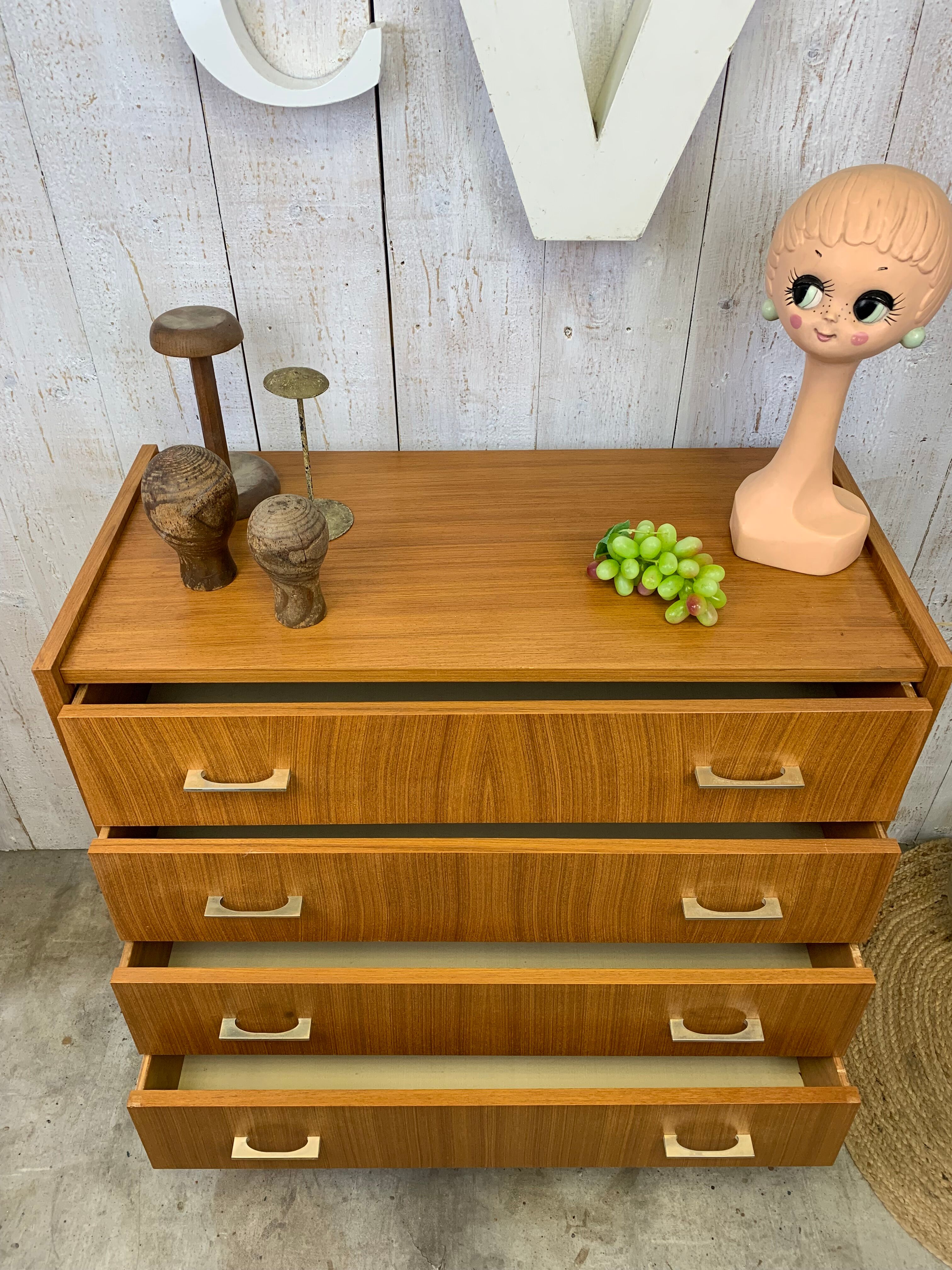 Commode vintage