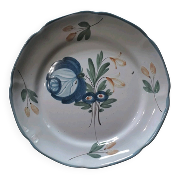 Earthenware plate from L'Est Walys, 19th century.