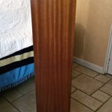 Vintage: Wooden display cabinet with 5 shelves, 4 metal legs.