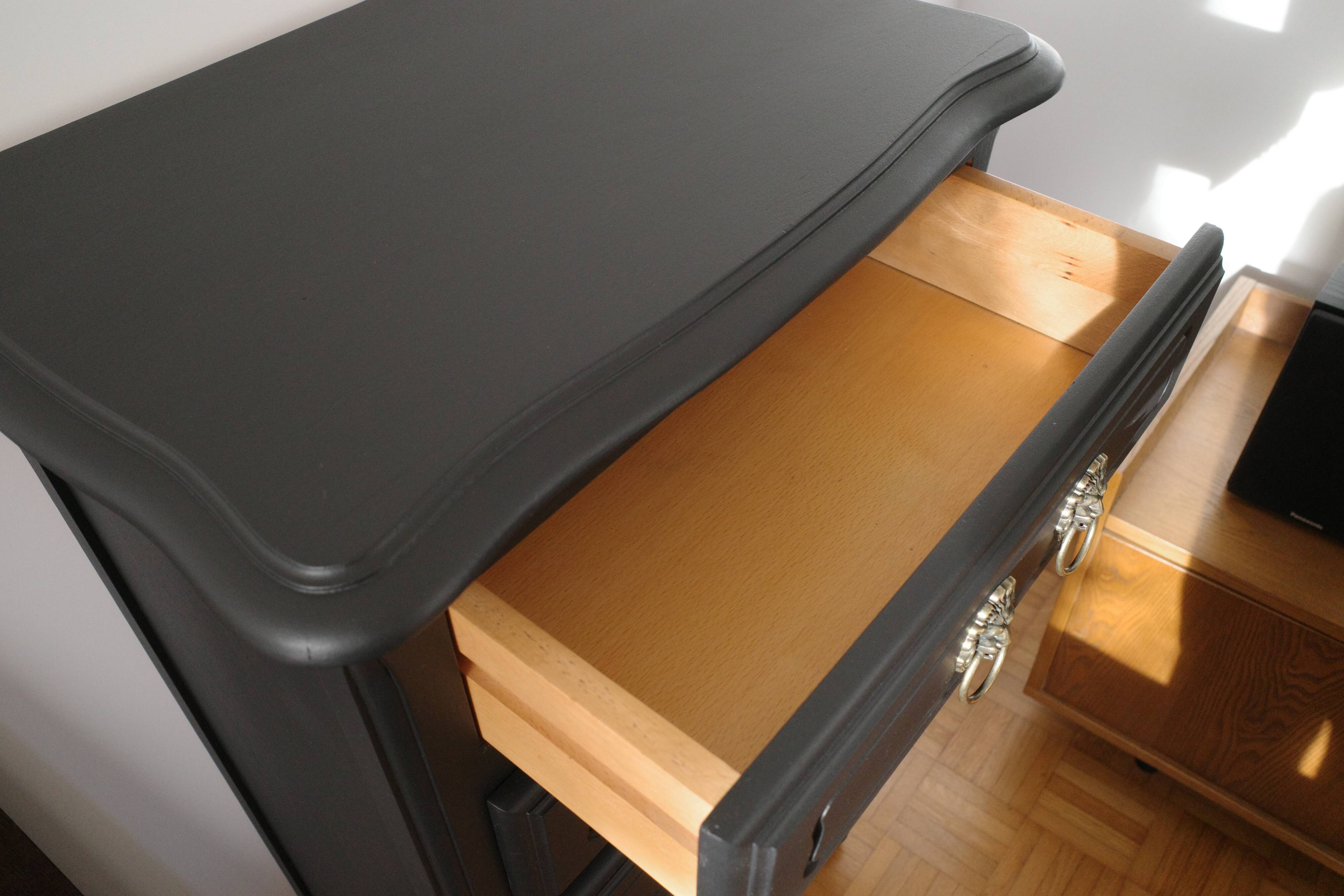 Vintage black chest of drawers