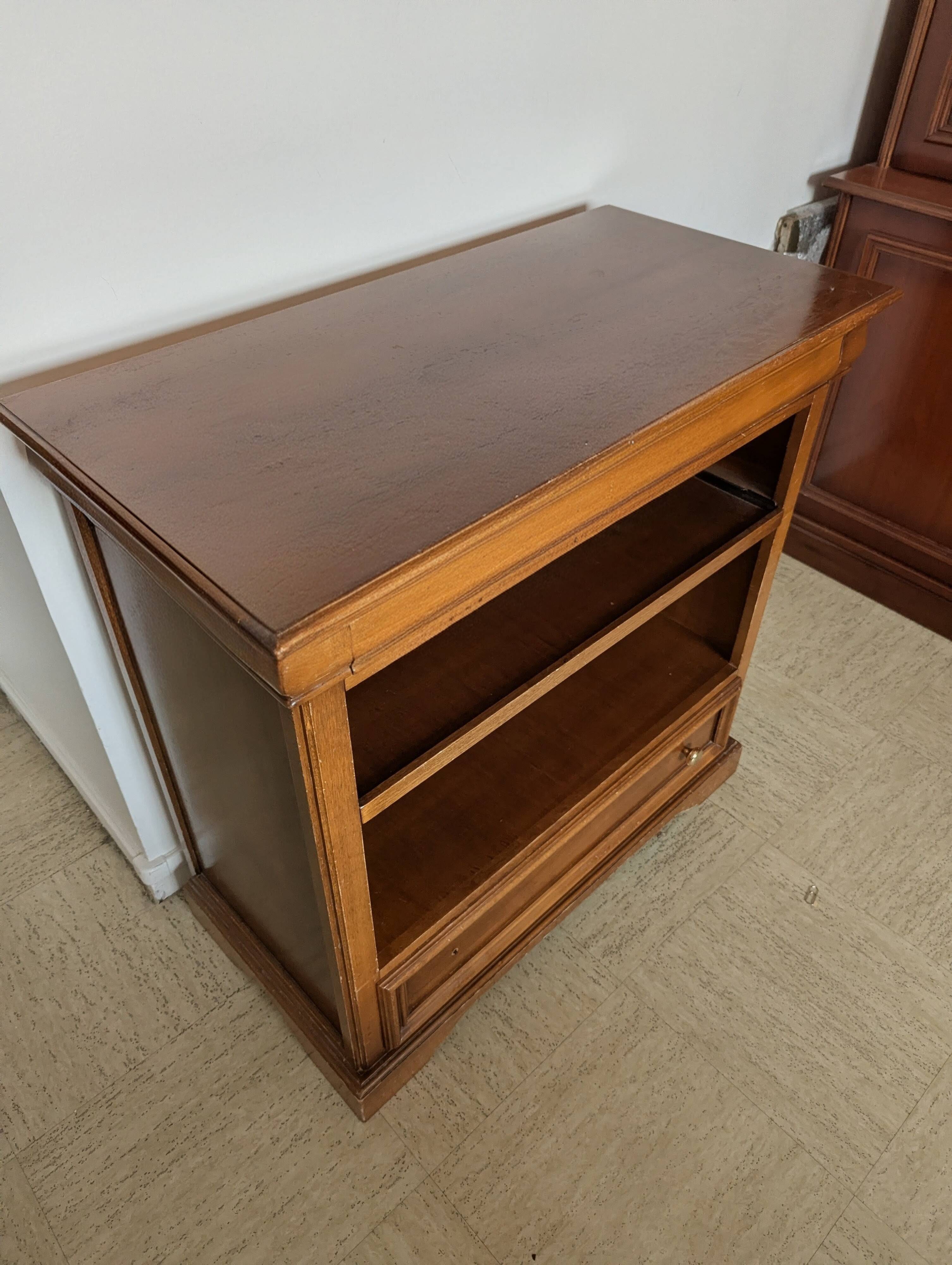 Meuble de rangement en bois de merisier