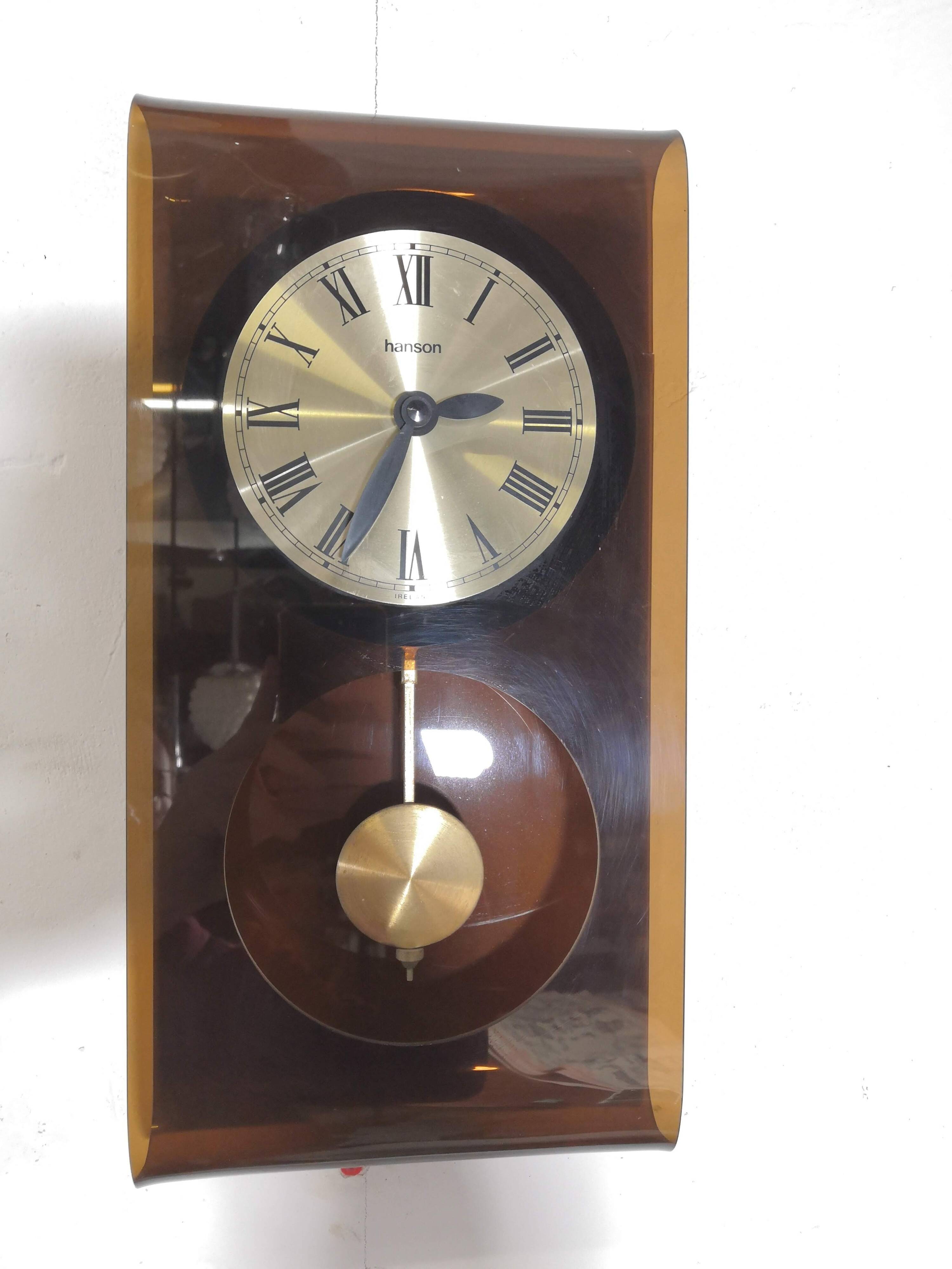 Hanson vintage clock in plexiglass