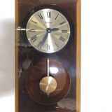 Hanson vintage clock in plexiglass