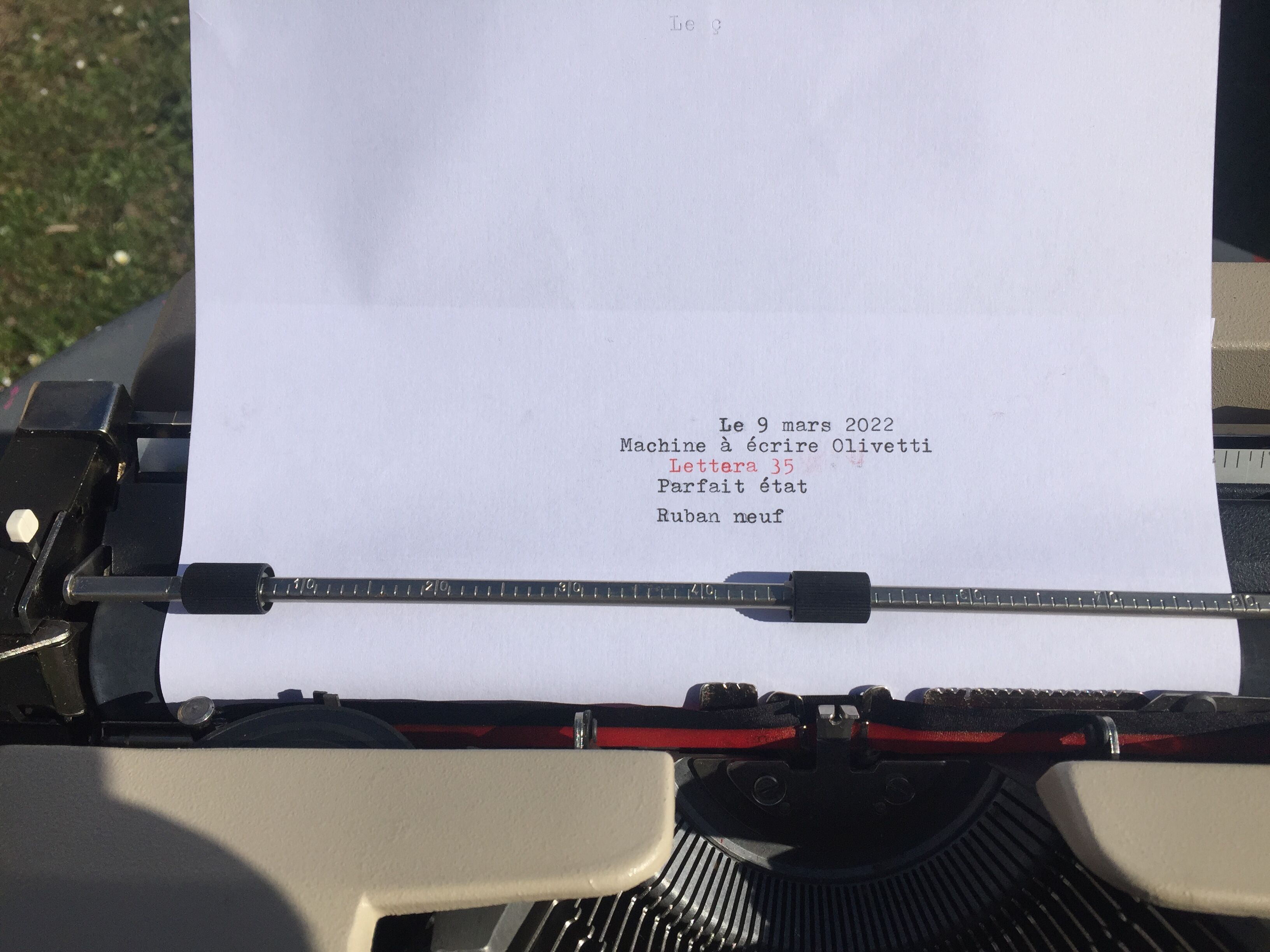 Typewriter Olivetti Lettera 35 design Mario Bellini