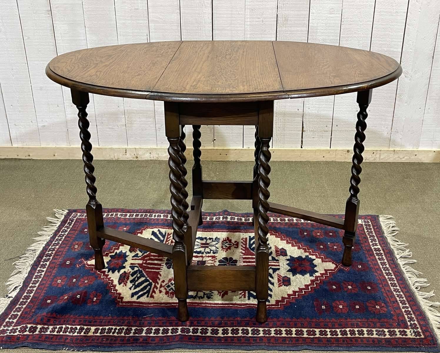 English folding oak table from the early 20th century GATELEG