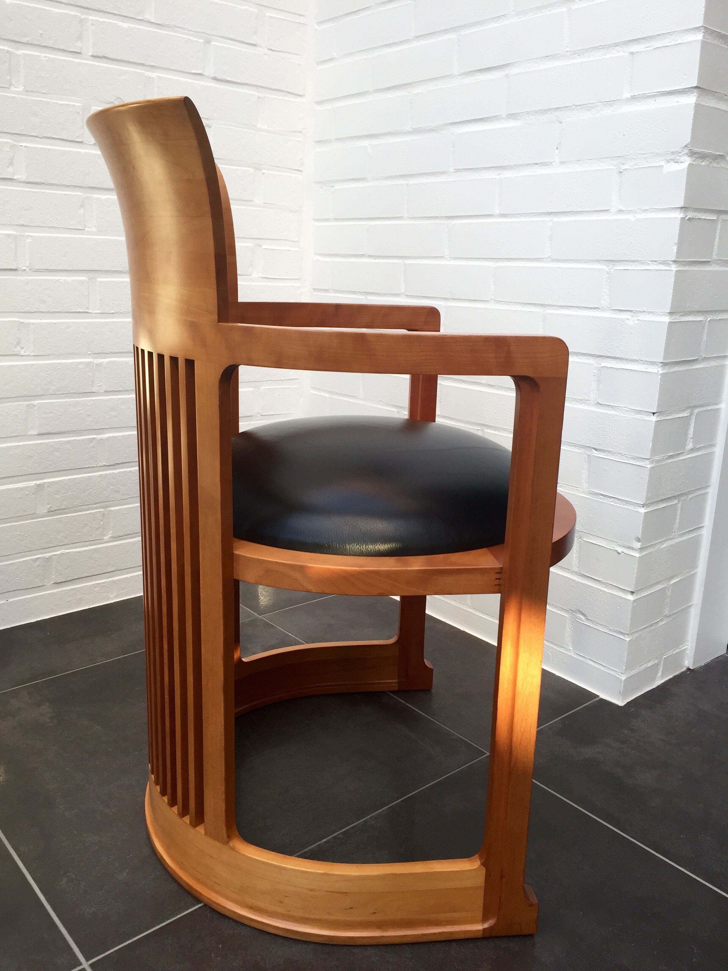 Pair of chairs 606 Barrel of Frank Lloyd Wright, edited by Cassina