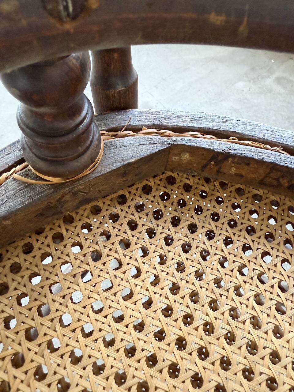 Set of 4 Fischel cane bistro chairs n019