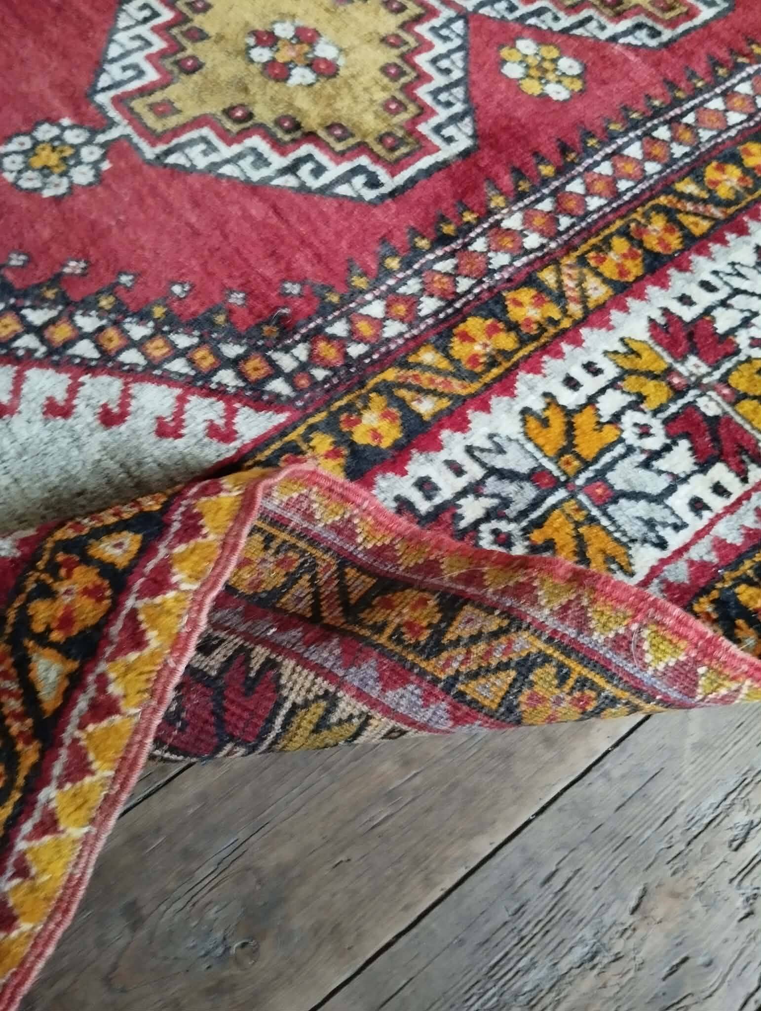 Handmade Anatolian carpet Yahyahli 190x114cm