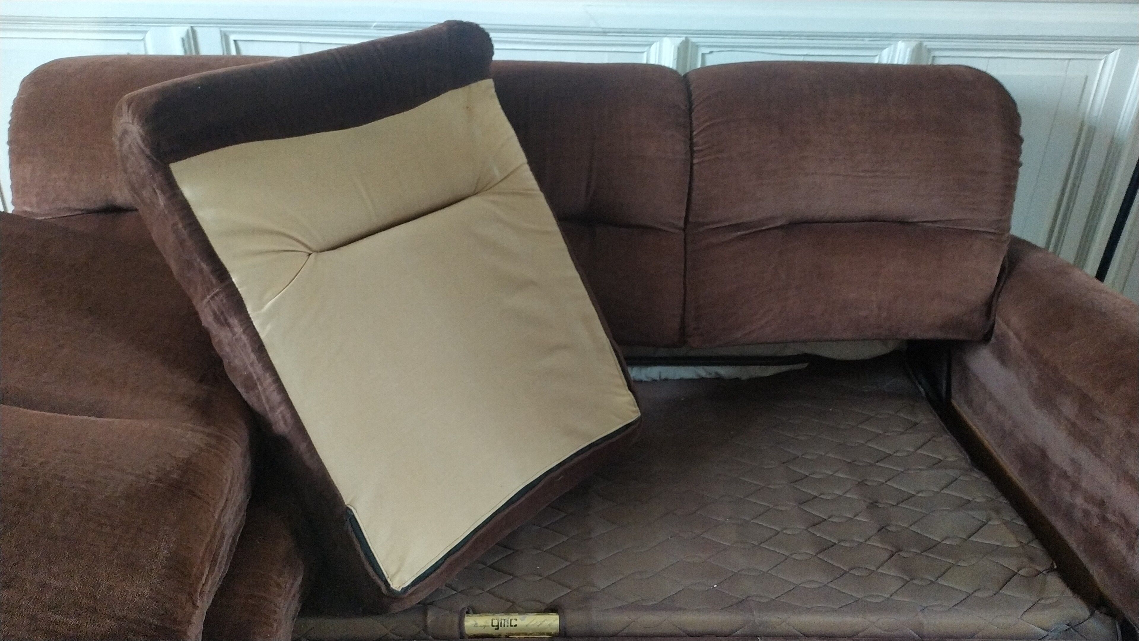 Canapé convertible et fauteuils 70s