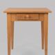 Petite table ou bureau en bois clair - Forme épurée - Style scandinave