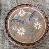 Assiettes en terre cuite vernissée