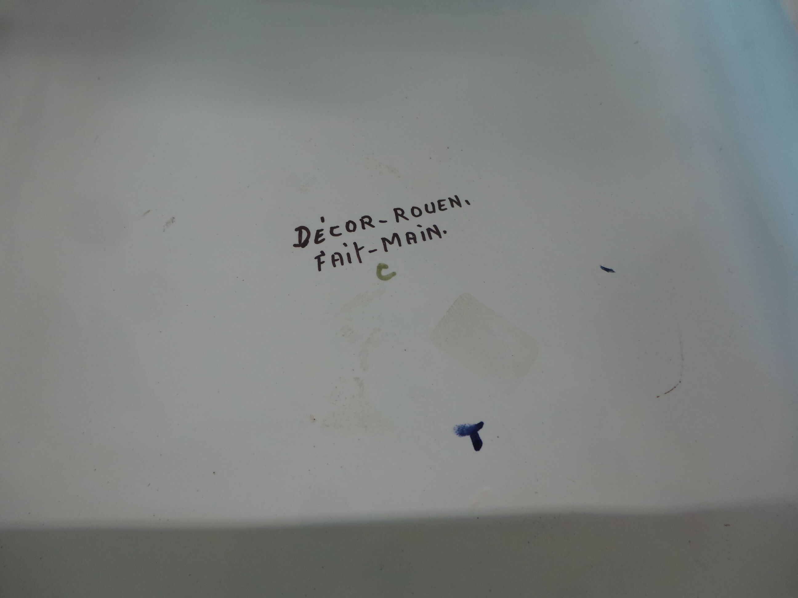 Table mat of rouen faience hand-painted floral decoration