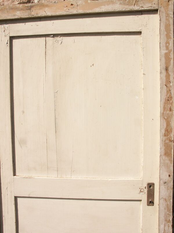 Porte placard ou réserve et son cadre