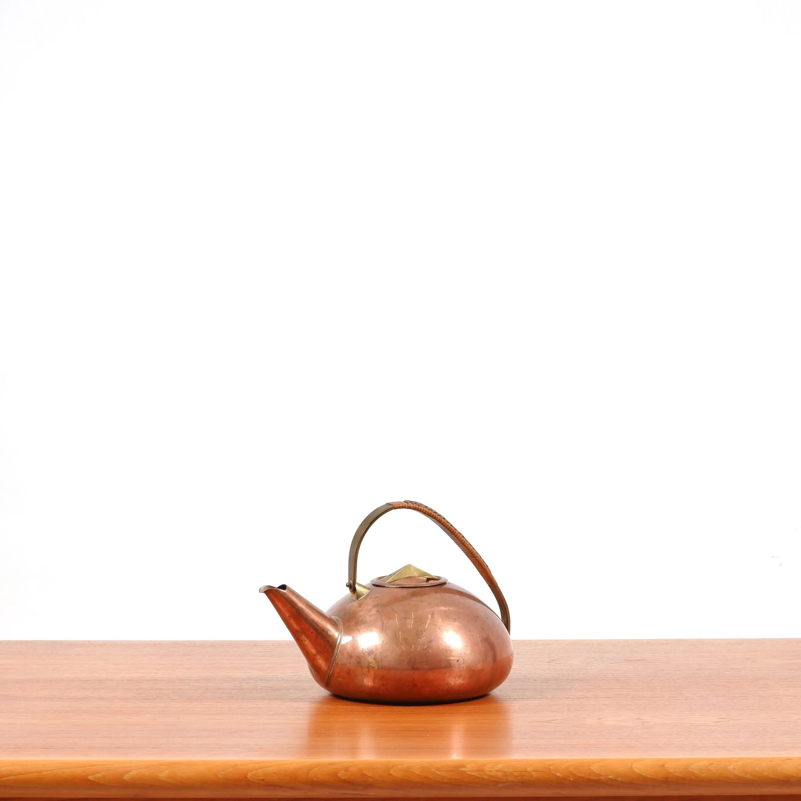 Carl Auböck teapot model 3879 in copper / brass