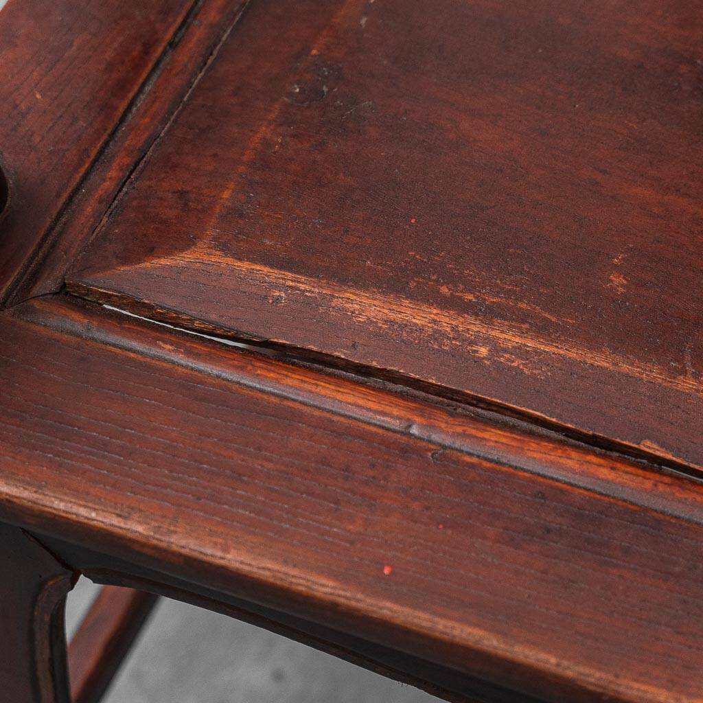 Fauteuil avec accoudoirs en bois, Chine, style dynastie Ming, 19e siècle