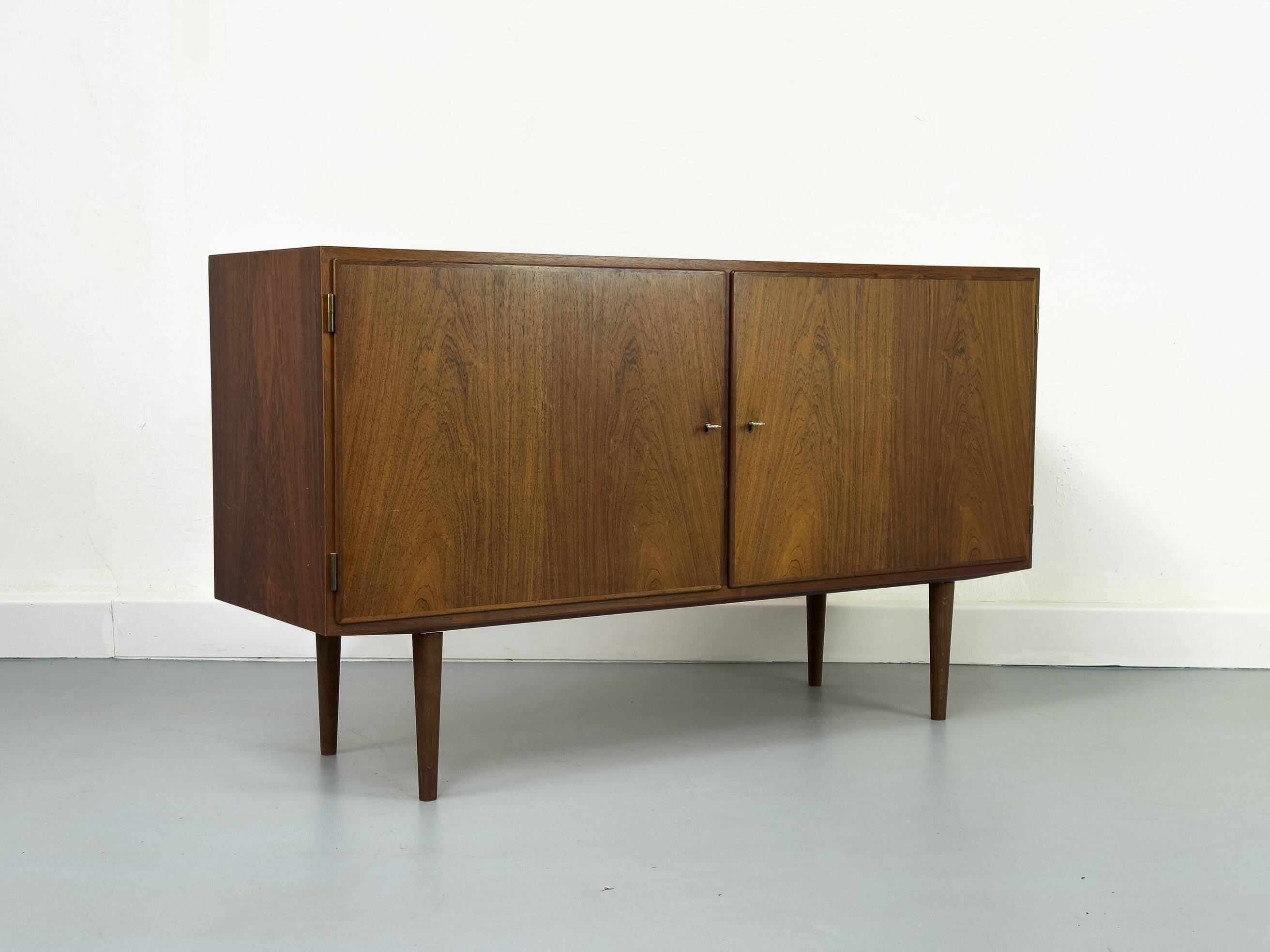 Buffet danois par Carlo Jensen pour Hundevad & Co., années 1960