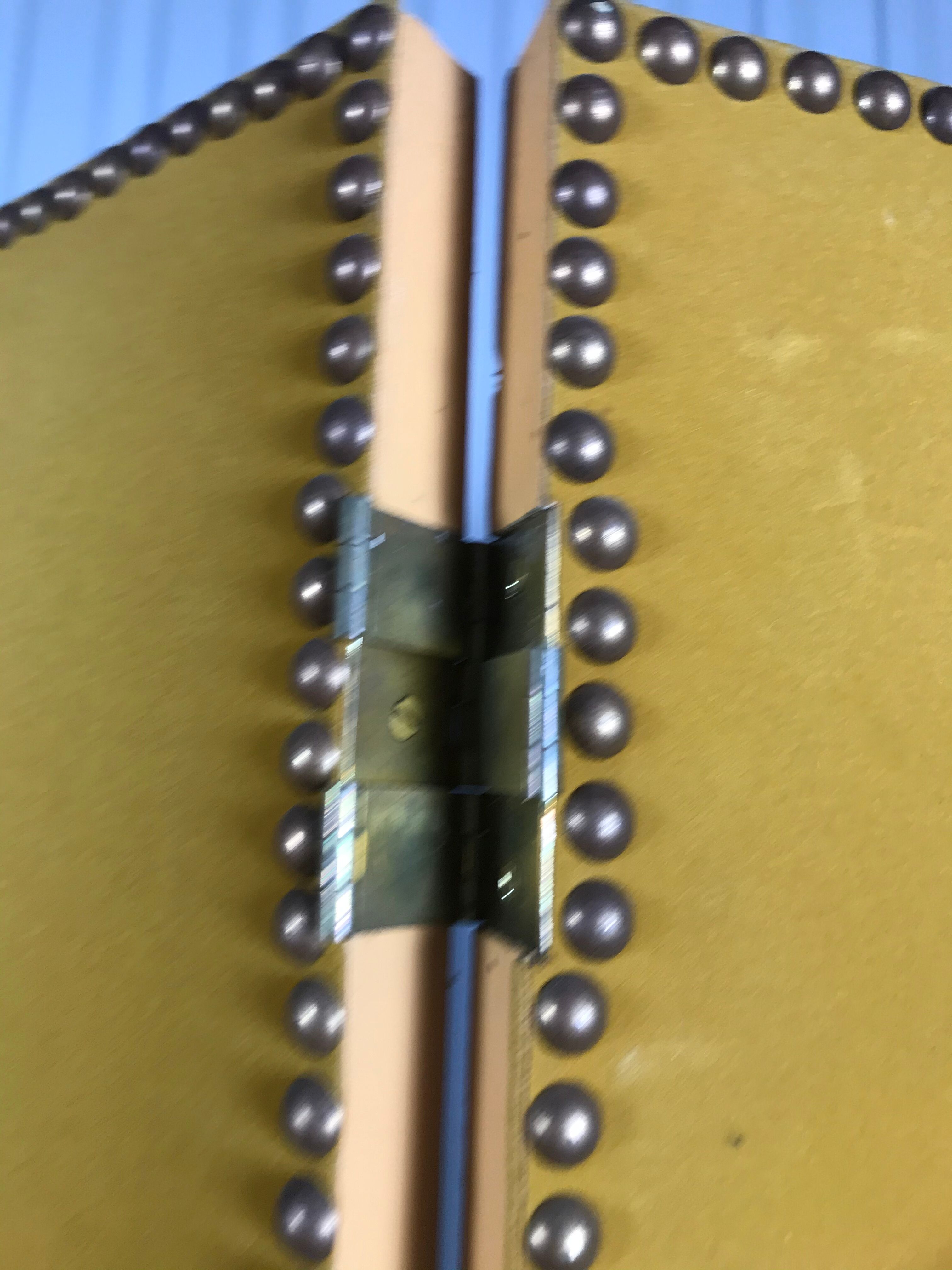 4-leaf ochre velvet screen