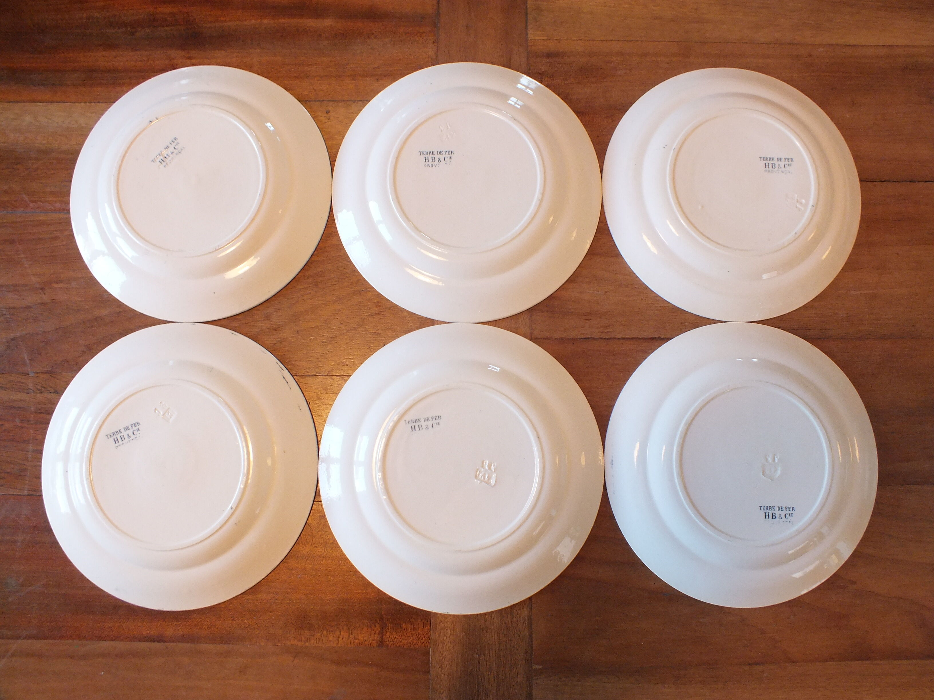 6 flat plates in Terre de Fer Choisy le Roi HB service Provençal Lot 3